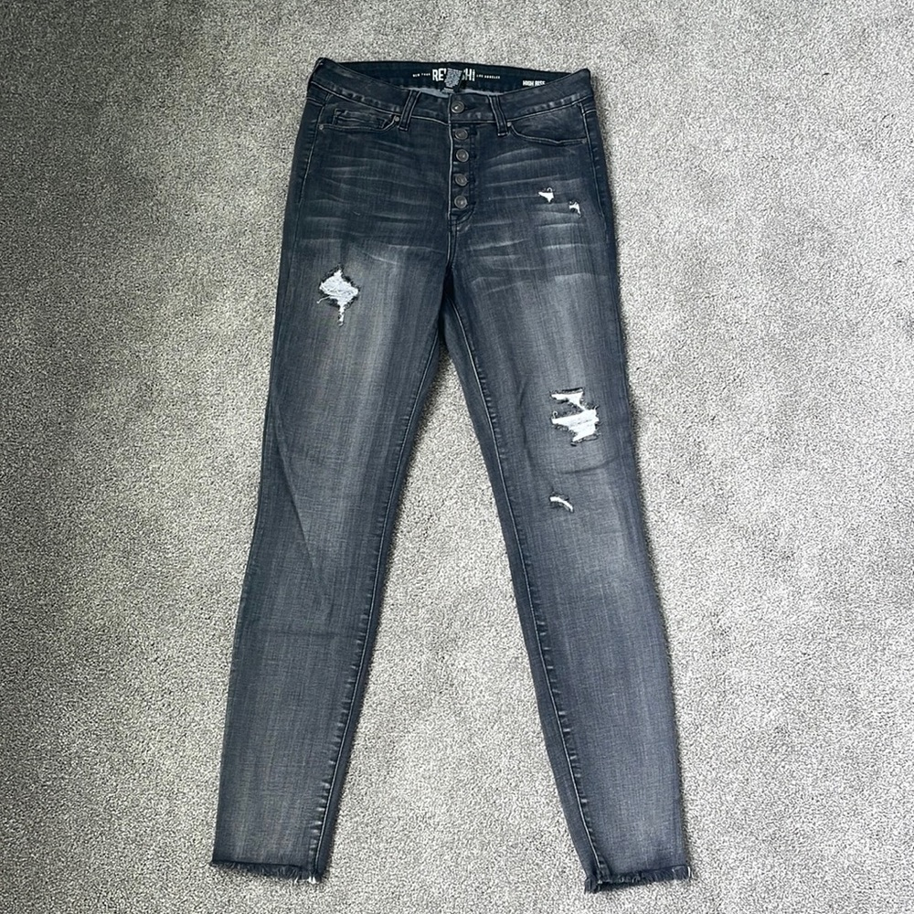 Rewash distressed skinny jeans. Size 9/29 high rise waist